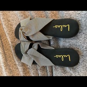 Lulu striped sandals size 10